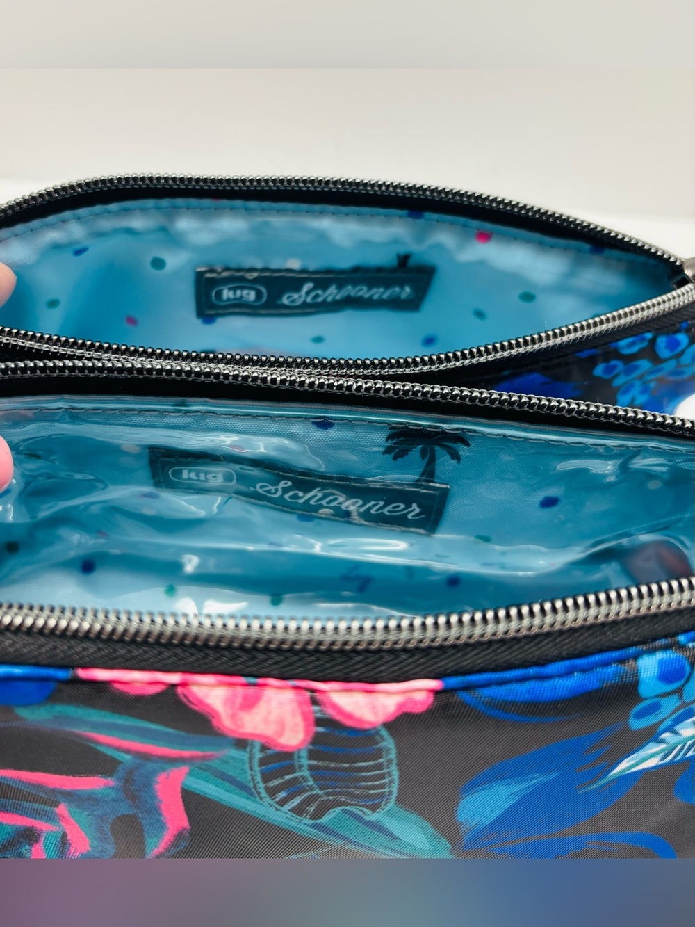 MAKE AN OFFER! NWOT Lug RESORT BLACK 2pc SCHOONER Medium/Small Cosmetic Pouches - Picture 4 of 4